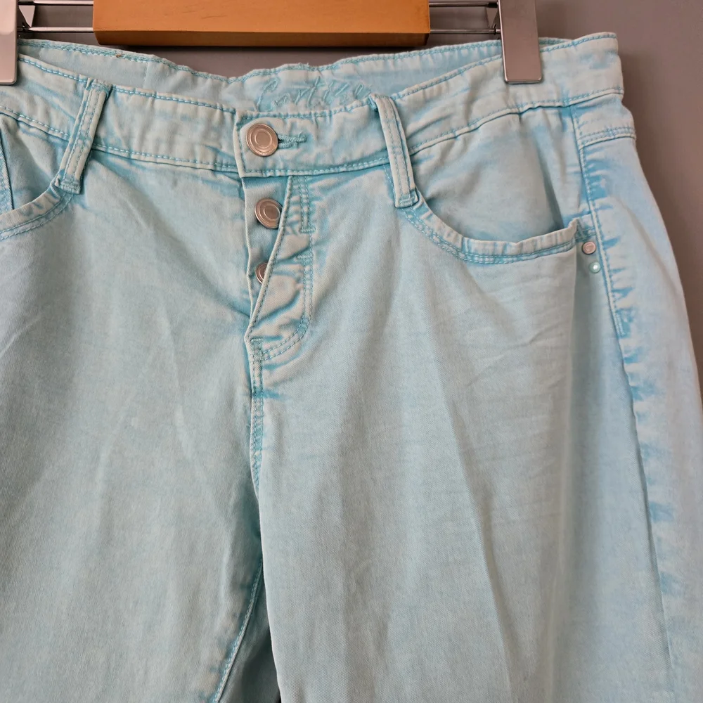 Casual Light Blue Wash Denim Women's  Straight-Leg Pants. Measurememts In Desc - Picture 2 of 8
